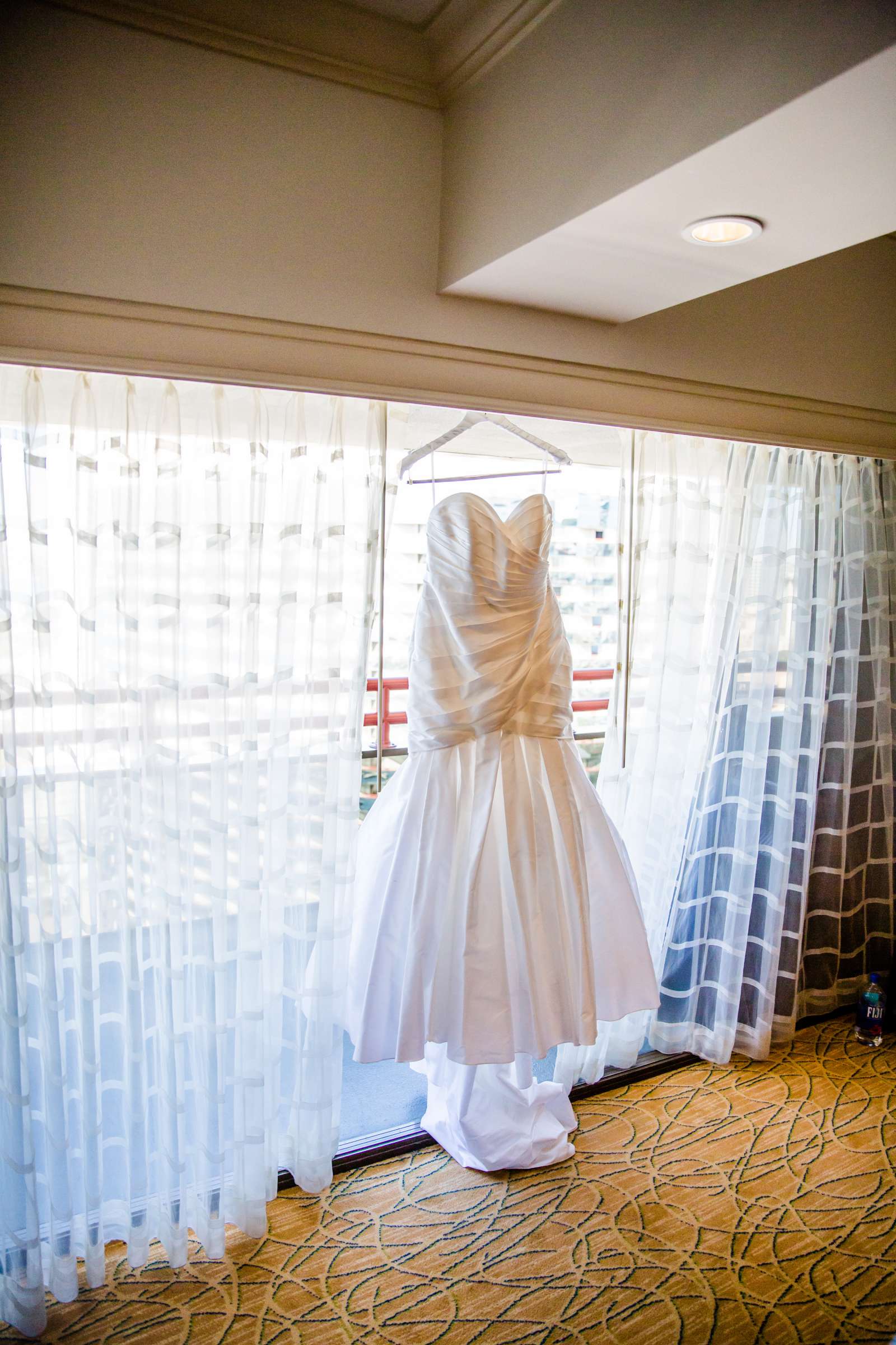 Marriott Marquis San Diego Marina Wedding coordinated by Seven Stems Floral Design & Events, Aileen and Jerry Wedding Photo #273894 by True Photography