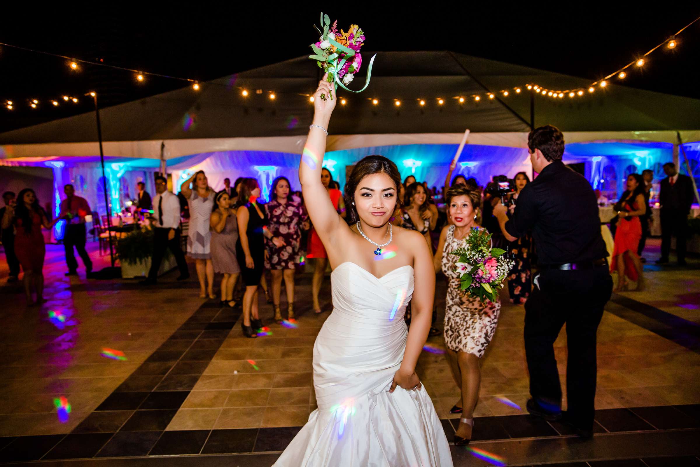 Marriott Marquis San Diego Marina Wedding coordinated by Seven Stems Floral Design & Events, Aileen and Jerry Wedding Photo #273995 by True Photography