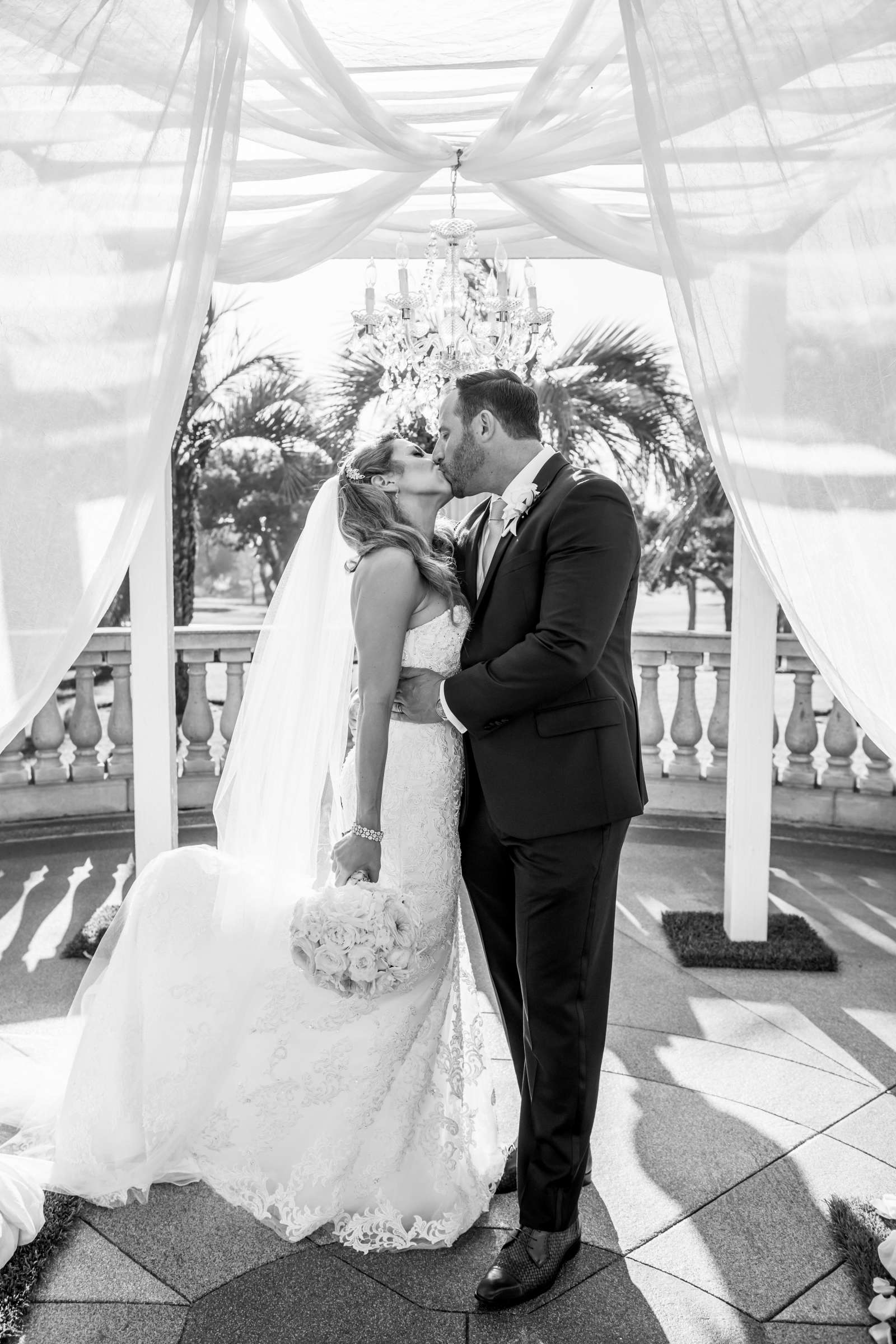 Hilton La Jolla Torrey Pines Wedding coordinated by Trendee Flowers, Gina and John Wedding Photo #76 by True Photography