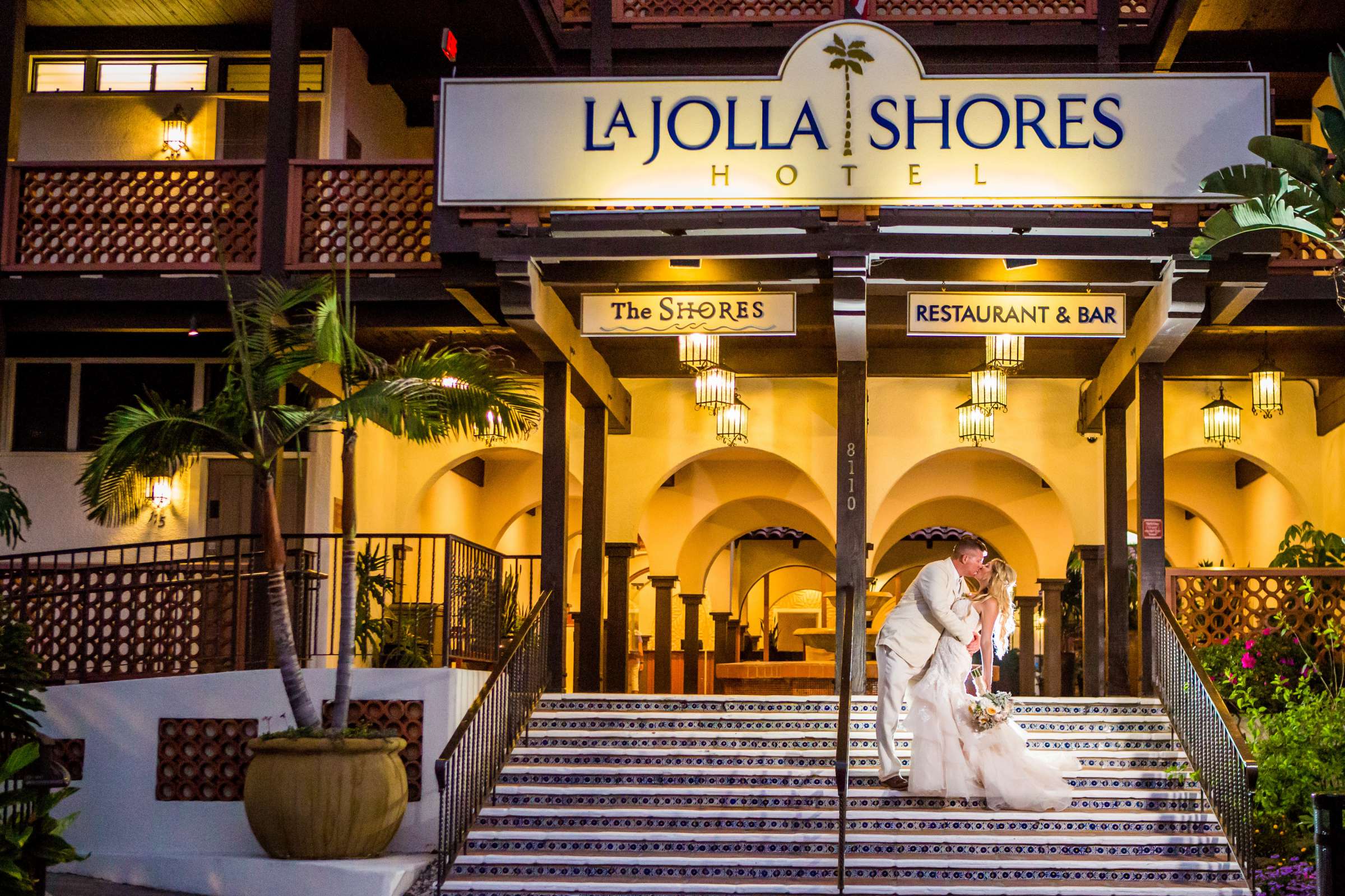 La Jolla Shores Hotel Wedding coordinated by Sparkle and Toast, Dawn and Jon Wedding Photo #394517 by True Photography